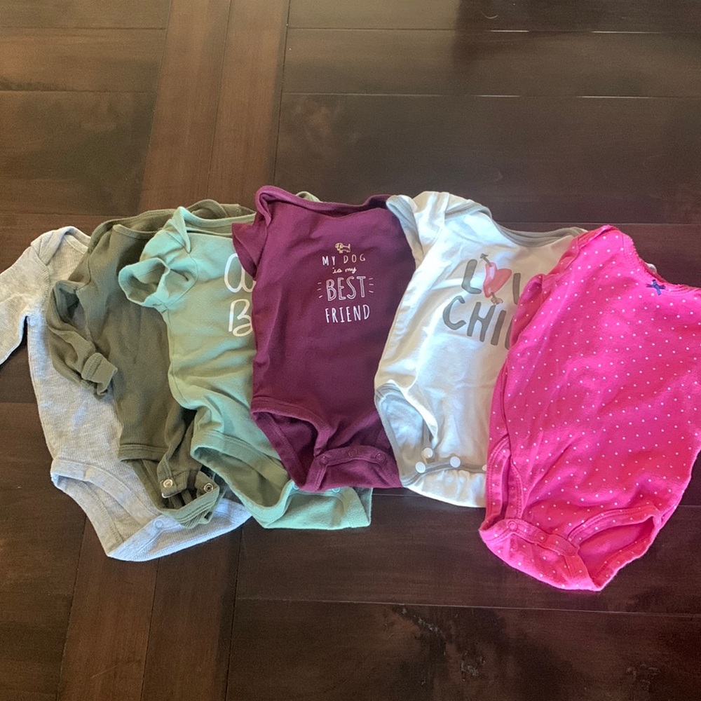 Girls 6-9 months bodysuits (6)